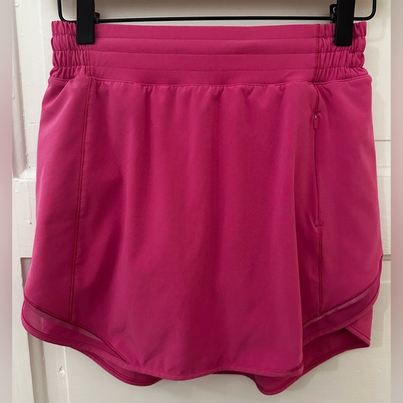 Lululemon Nulu Twist-Back Tank and Hotty Hot High-Rise Skirt Sz 4 Outfit - Picture 8 of 12